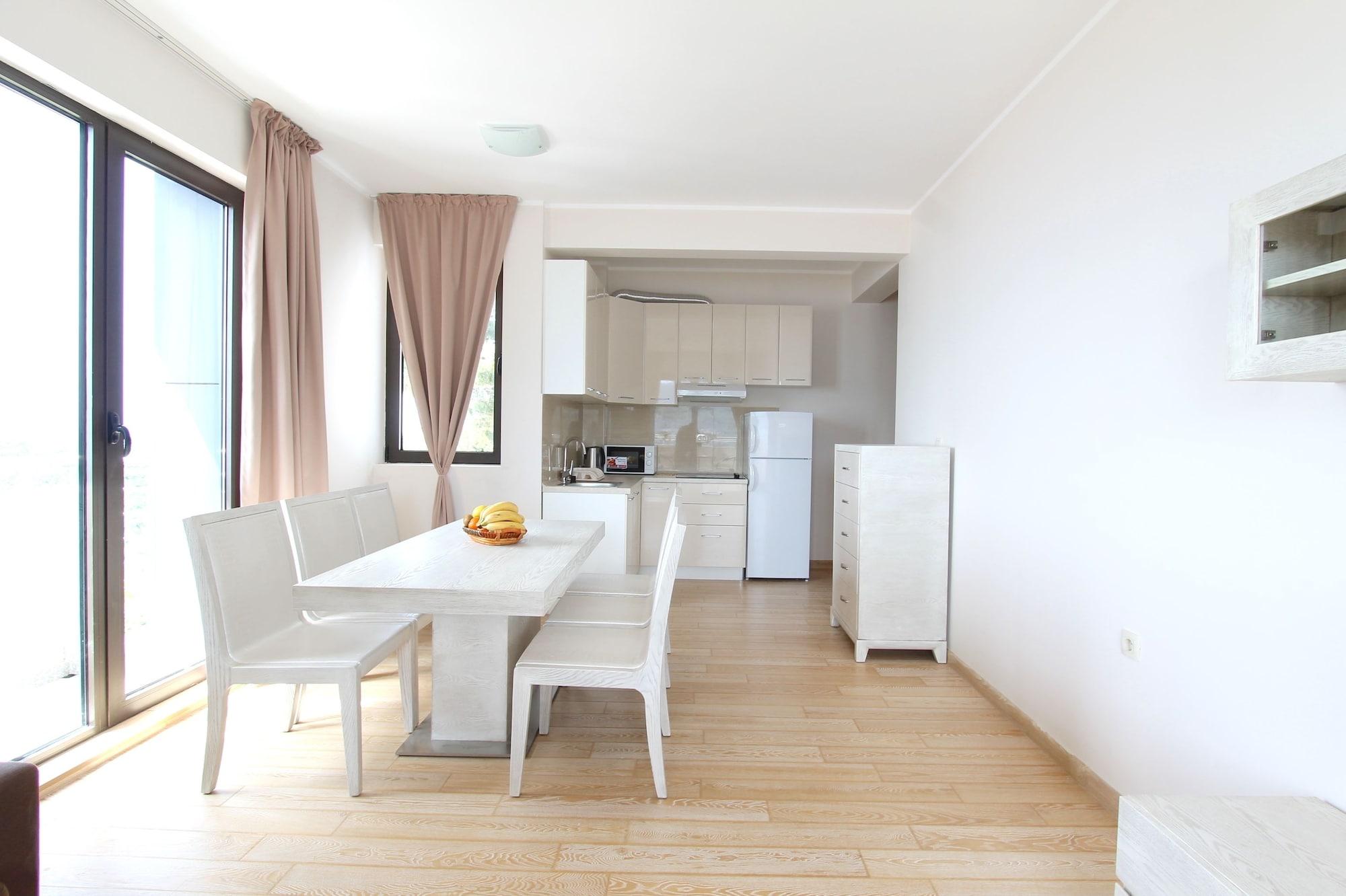 Aqua Apartment *