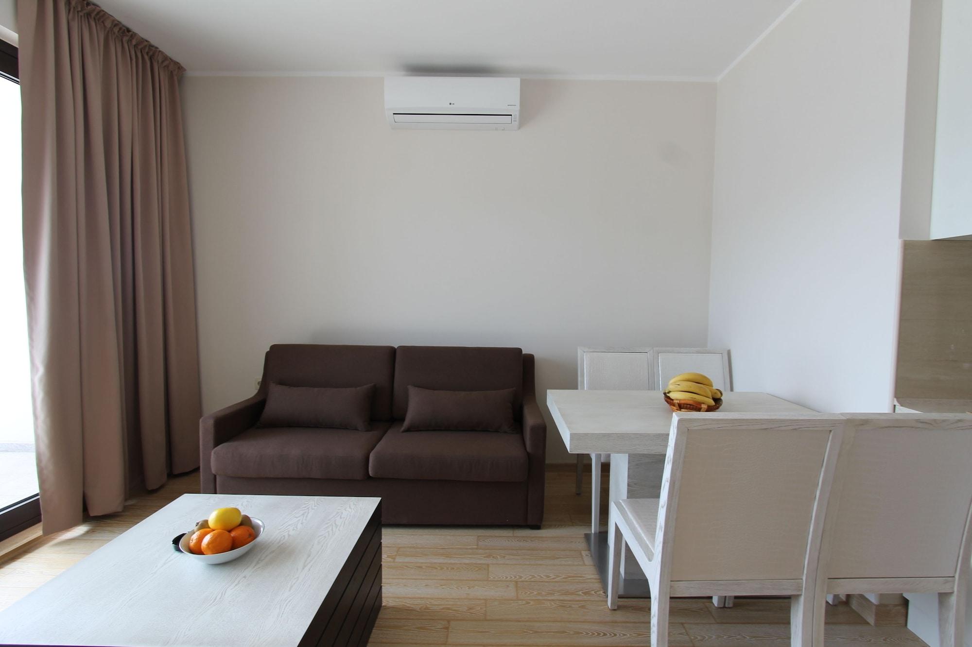 Aqua Apartment