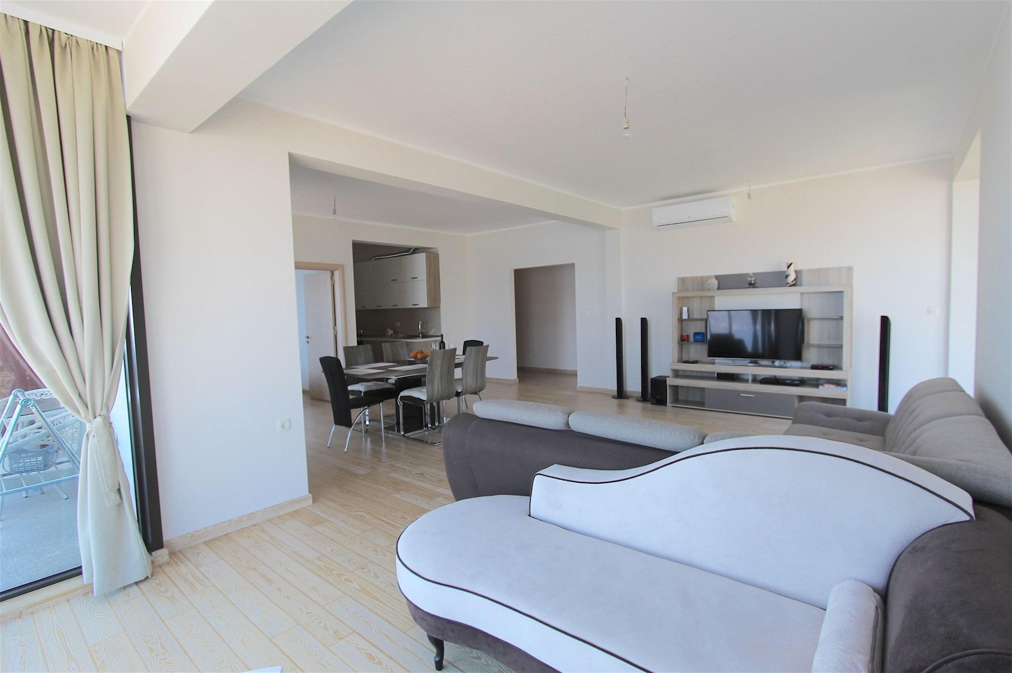 Aqua Apartment Budva